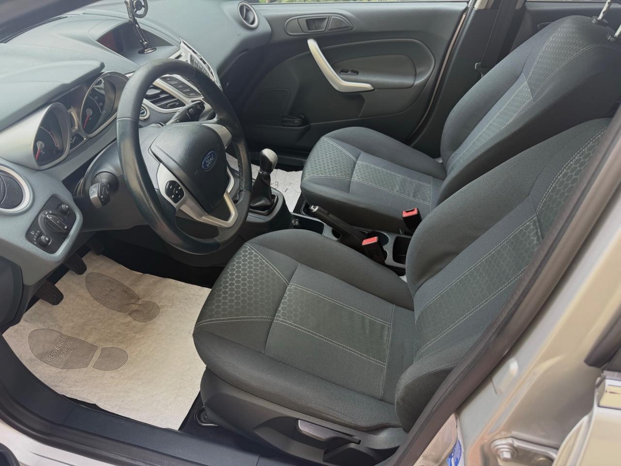 Ford Fiesta 1.4 TDCi 5p. Titanium
