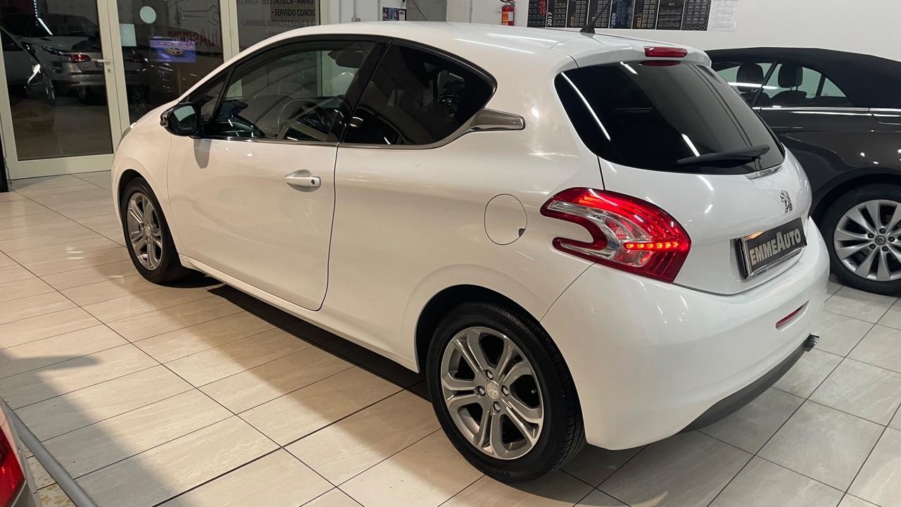 Peugeot 208 1.4 HDi 68 CV Allure GARANTITA