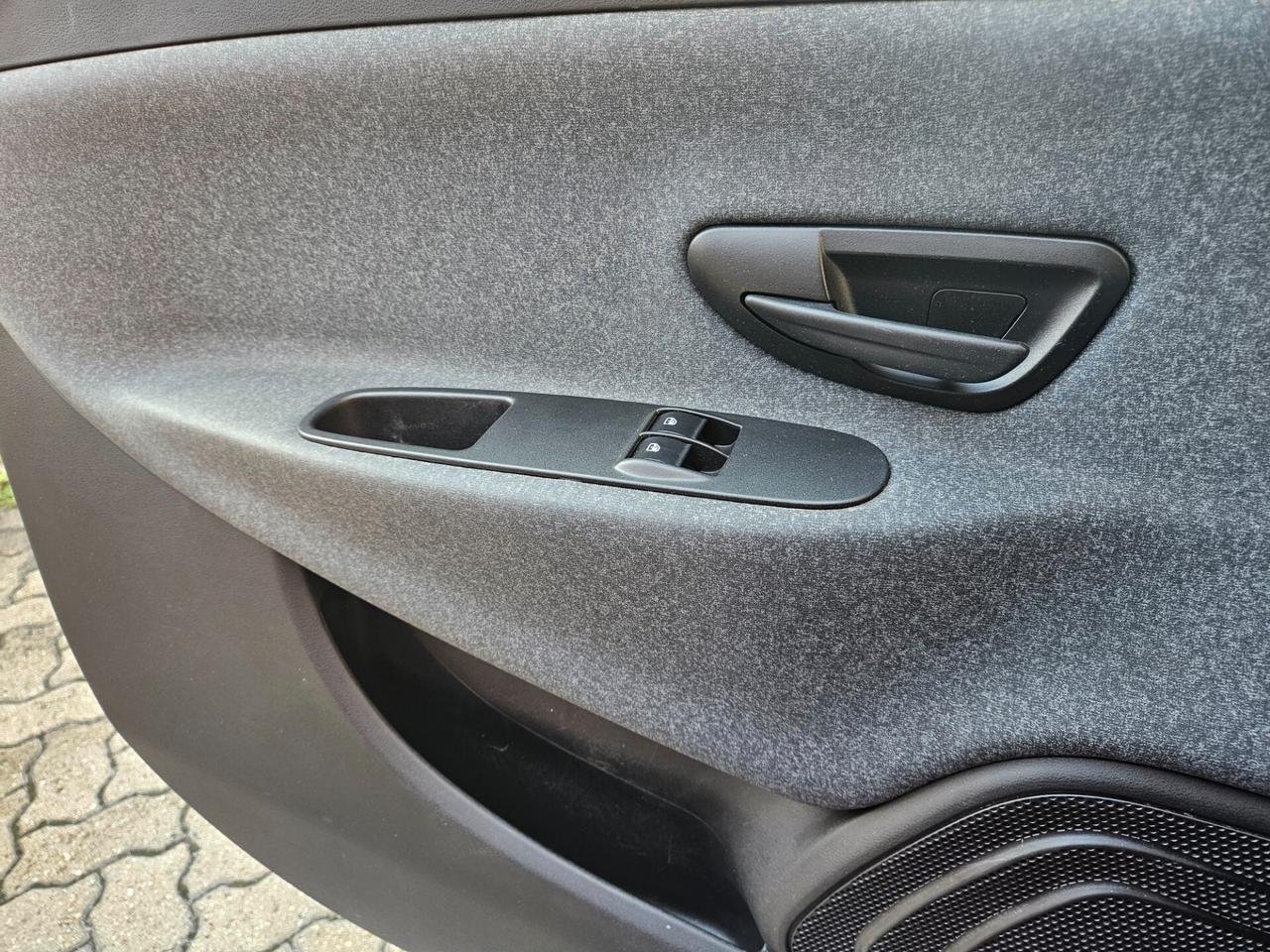 Lancia Ypsilon 1.0 FireFly 5 porte S&S Hybrid Ecochic