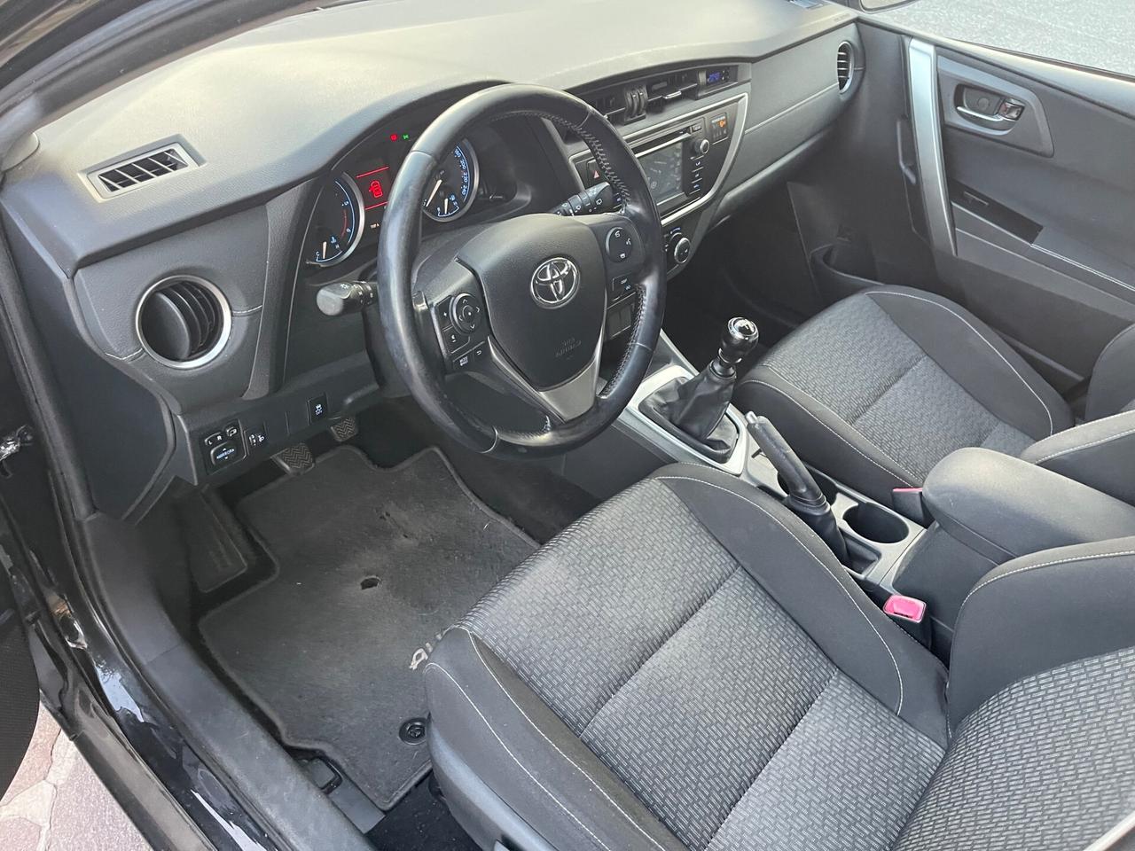 Toyota Auris 1.4 D-4D Lounge