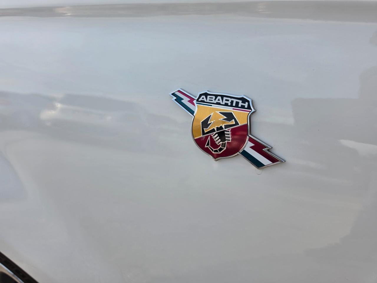 Abarth 500 C 1.4 Turbo T-Jet MTA