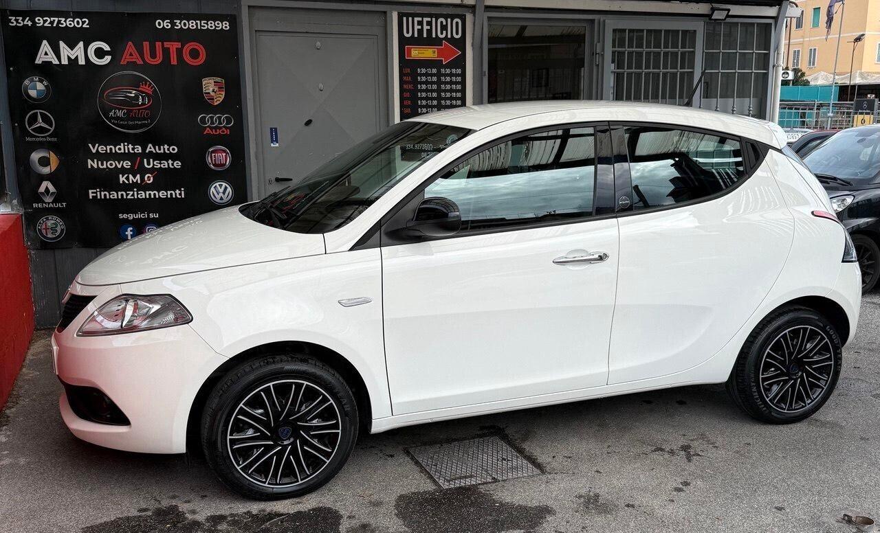 Lancia Ypsilon 1.0 FireFly 5 porte S&S Hybrid Ecochic Gold