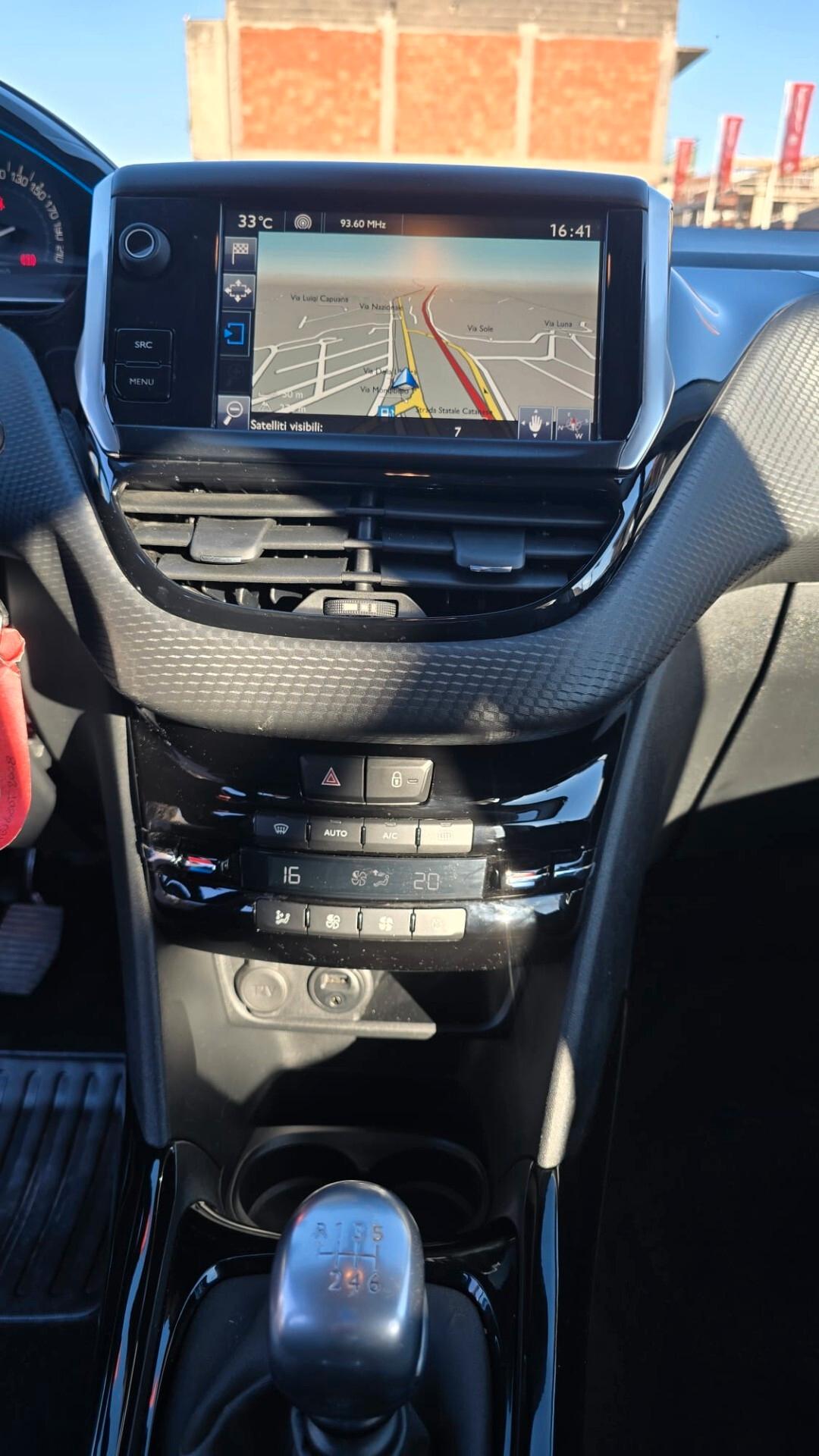Peugeot 2008 BlueHDi 120 S&S Allure
