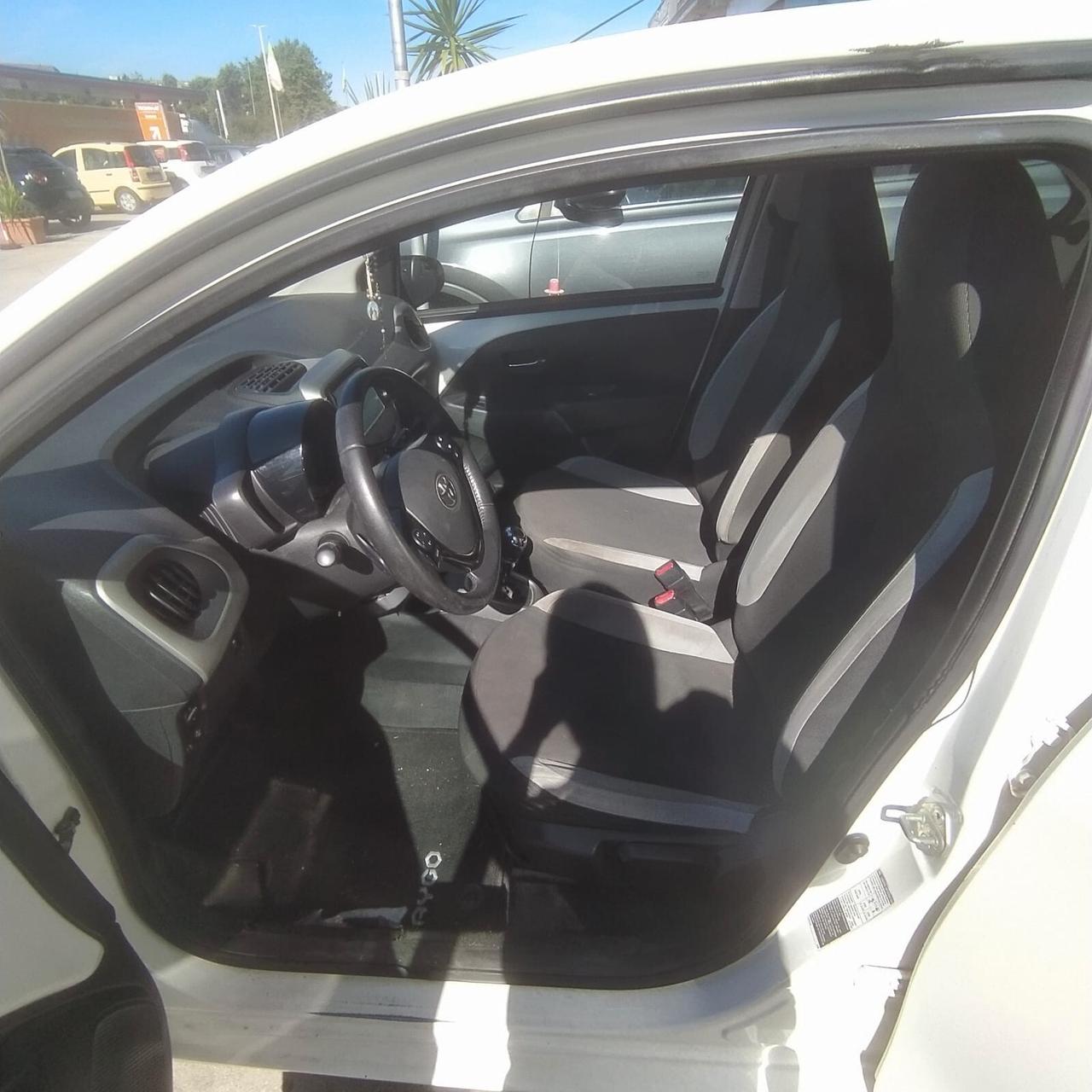 Toyota Aygo 1.0 VVT-i 69 CV 5 porte x-cite TSS MMT