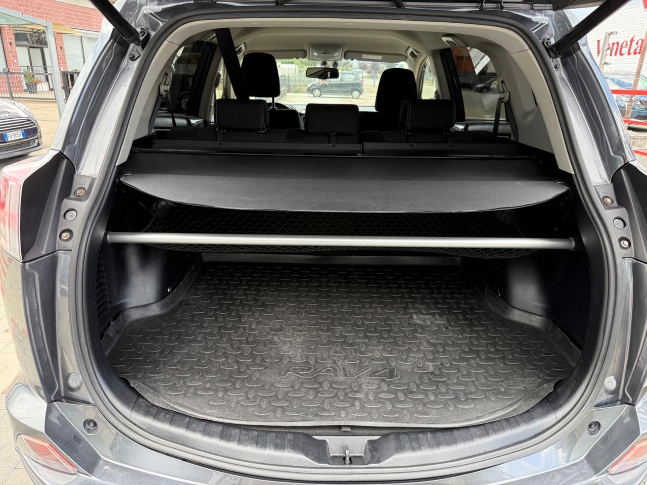 Toyota RAV 4 RAV4 2.0 D-4D 2WD Style