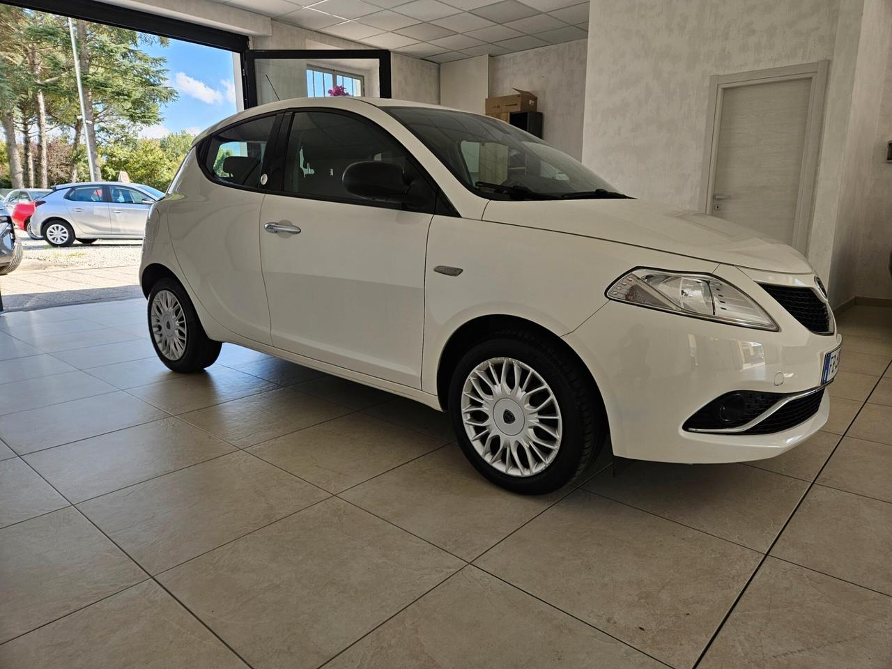 Lancia Ypsilon 1.2 69 CV 5 porte GPL Ecochic Gold