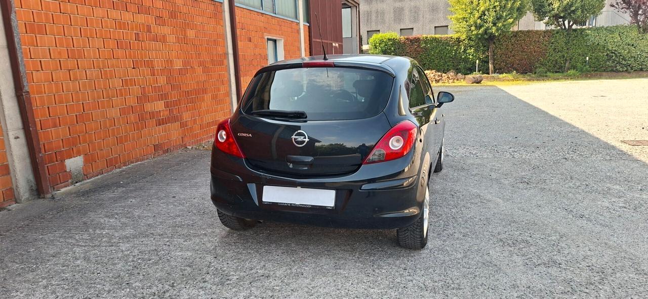 OPEL CORSA 1.2 CON GPL VALIDO FINO IL 2033