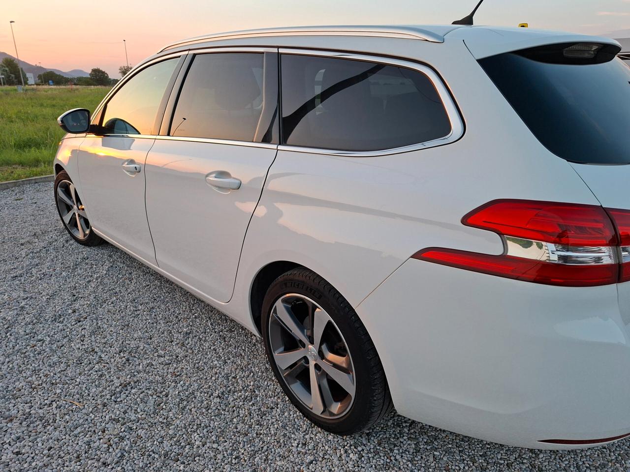 Peugeot 308 BlueHDi 130 S&S SW Allure GARANZIA