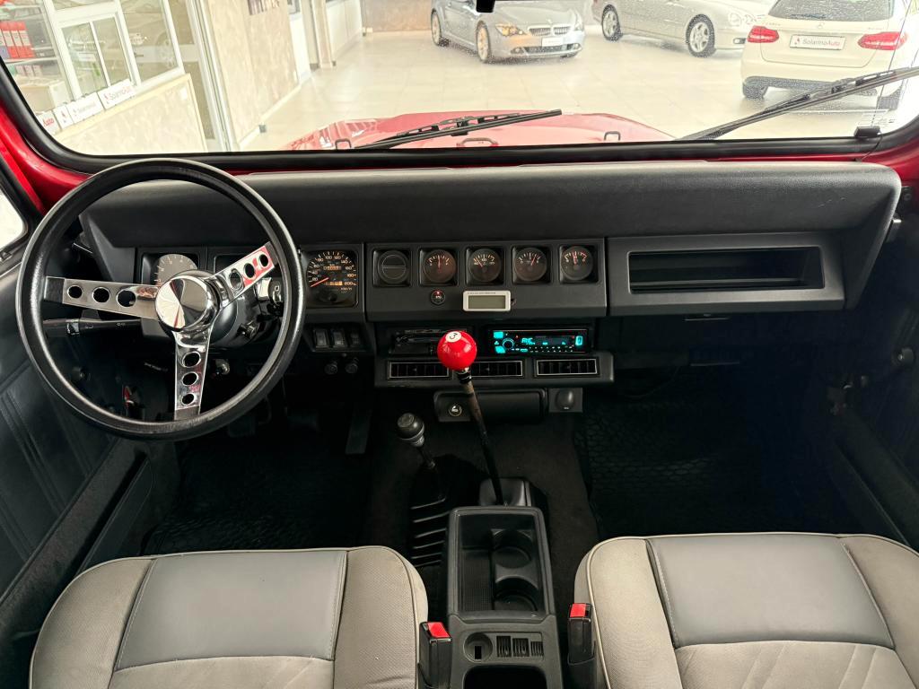 Jeep Wrangler Hard Top 4.0 Laredo autocarro