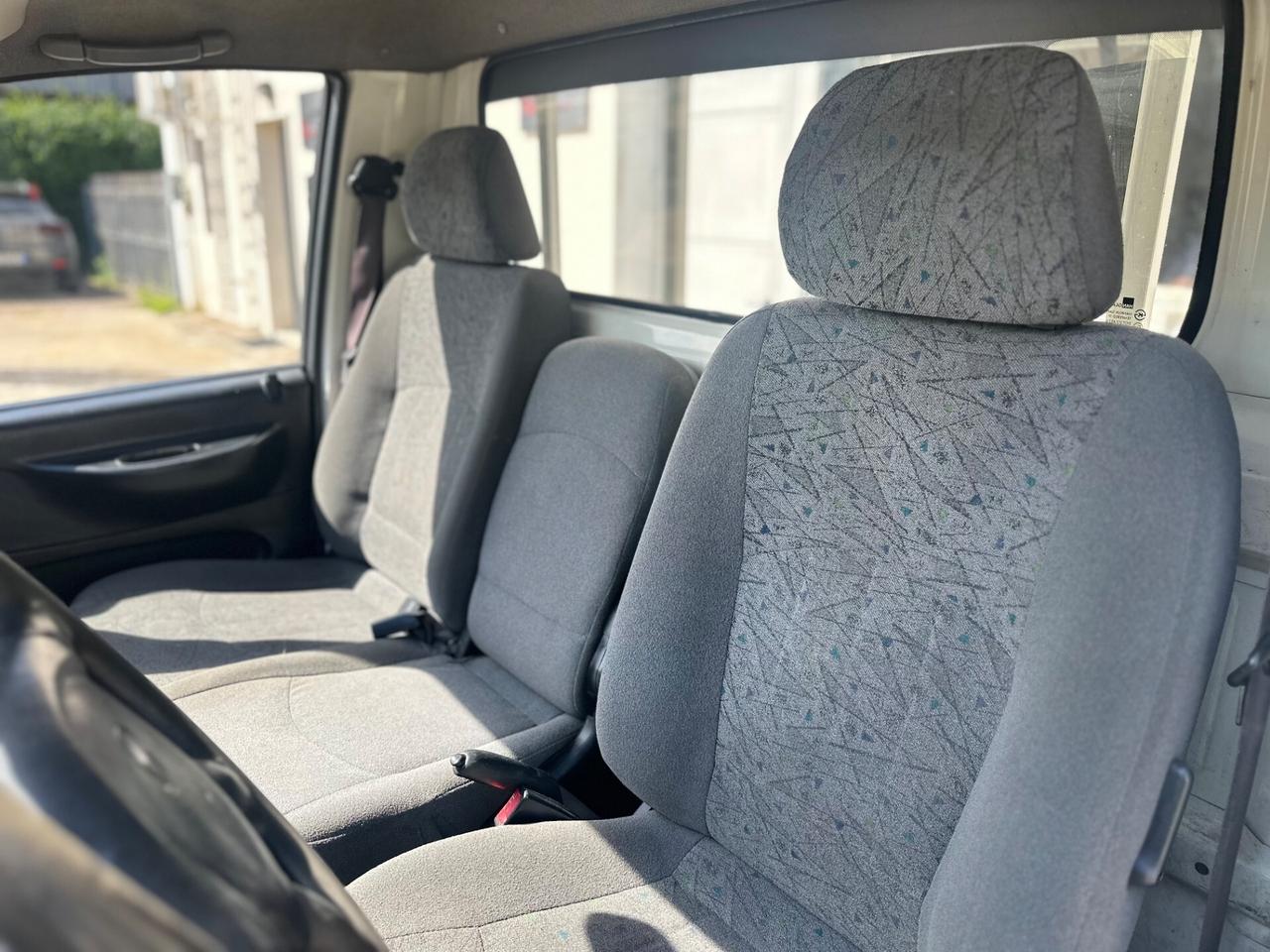 Hyundai H-1 2.5 TDI Autocarro CASSONATO FISSO 3 POSTI