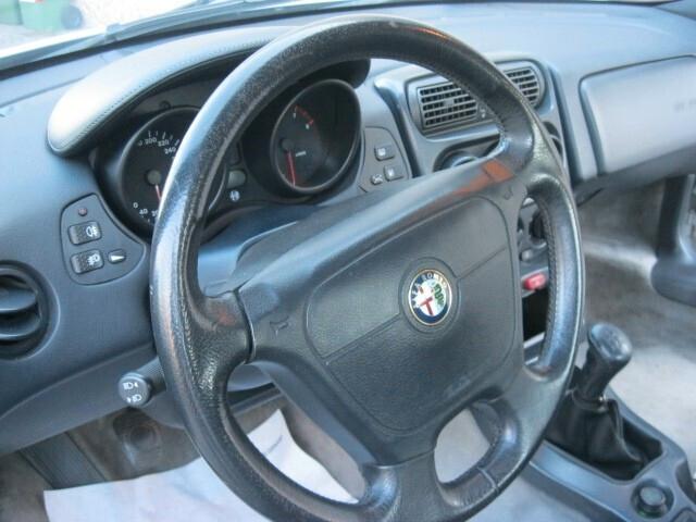 Alfa Romeo GTV Spider 2.0i 16V Twin Spark cat L