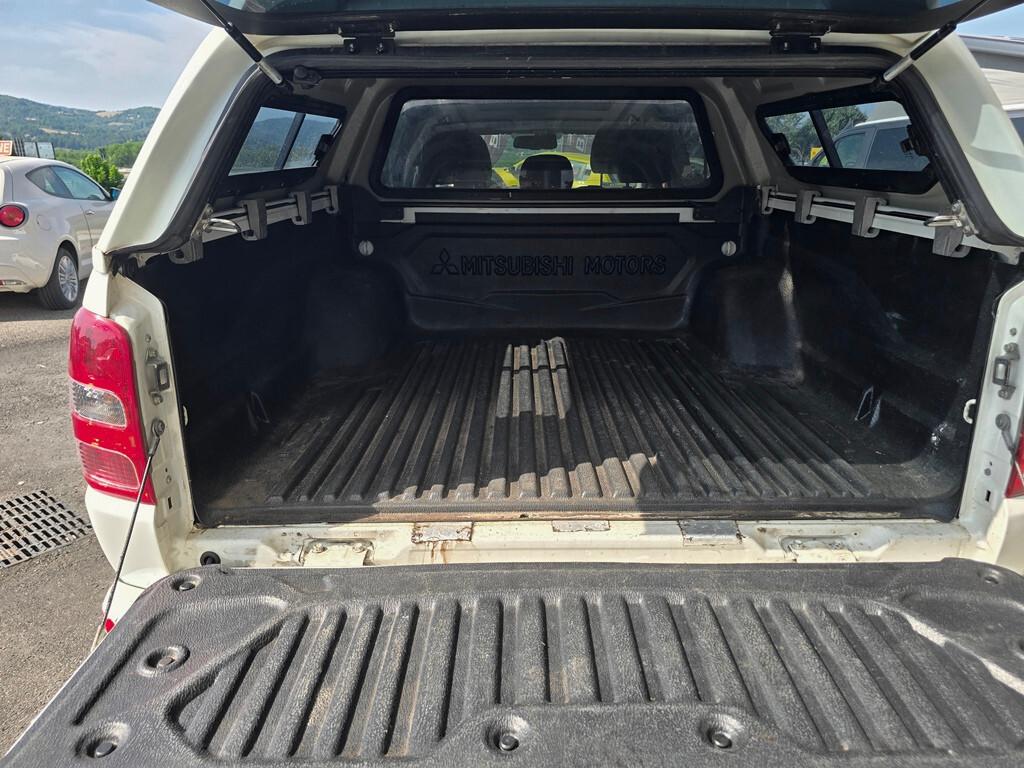 Mitsubishi L200 2.4 DI-D/181CV INTENSE