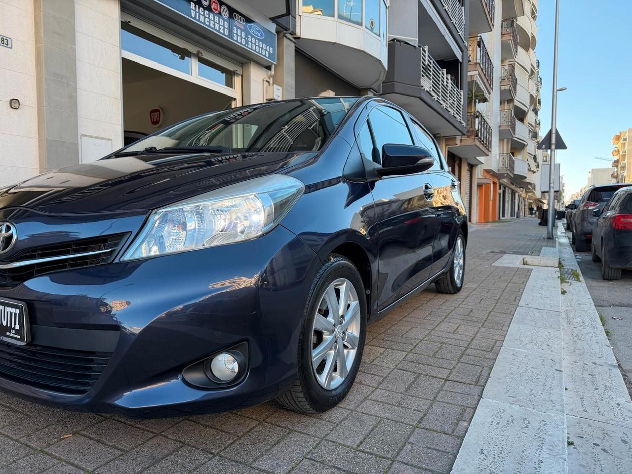 Toyota Yaris 1.4 D-4D 5 porte Lounge Tetto panoramico