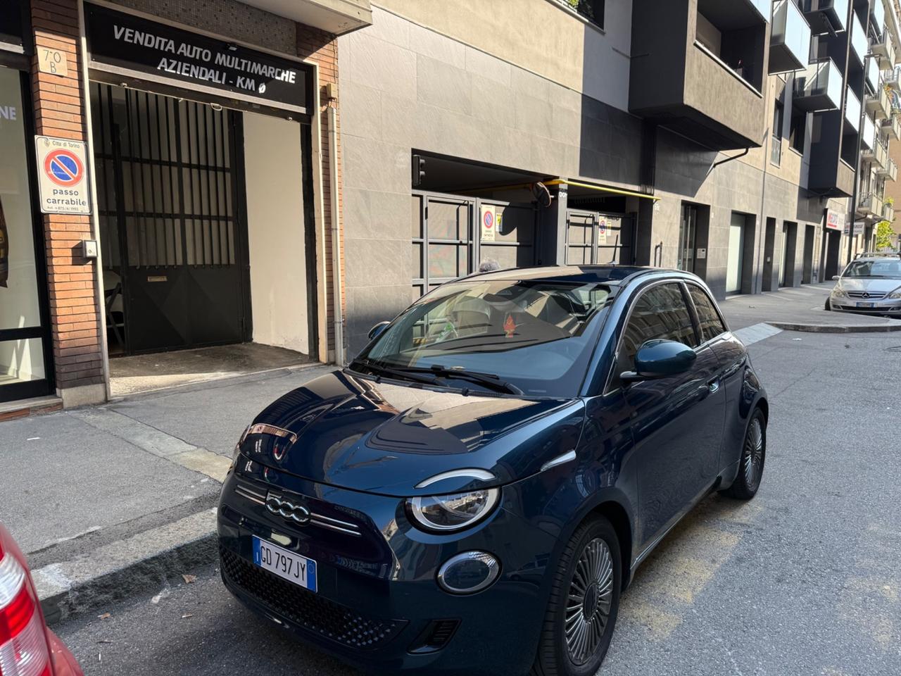 Fiat 500 500e Berlina 42 kWh Passion
