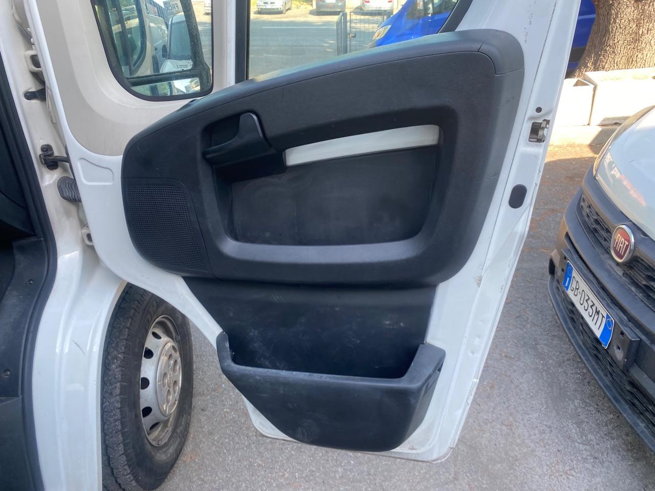 Peugeot Boxer 330 2.2 BlueHDi 140 S&S PC-TM Furgone
