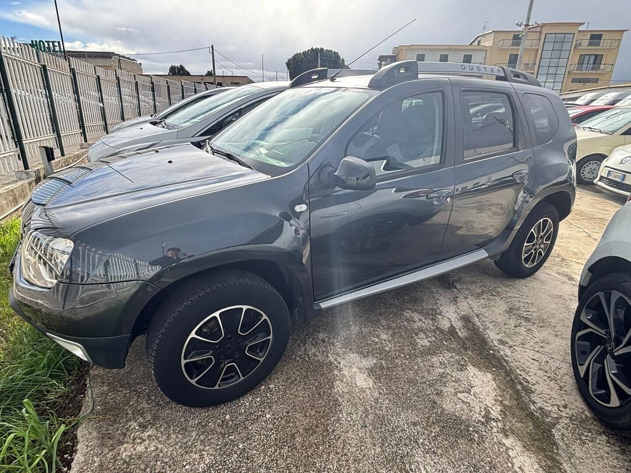 DACIA DUSTER 1.5 DCi 8V 110CV 4X2 BLACK SHADOW