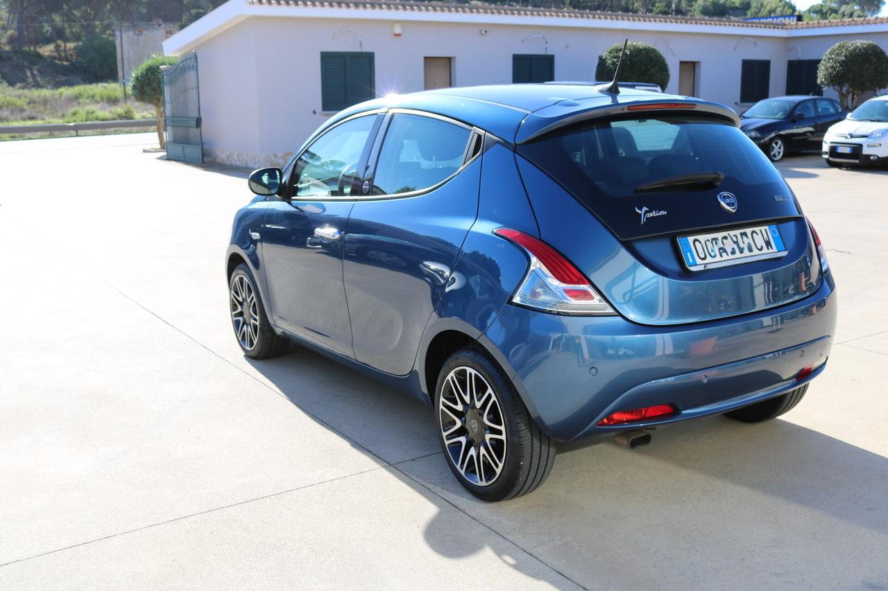 Lancia Ypsilon 1.0 FireFly 5 porte S&S Hybrid Gold Plus