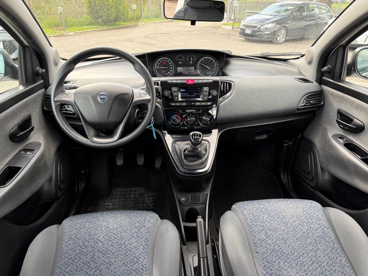 Lancia Ypsilon 1.0 FireFly 5 porte S&S Hybrid Ecochic Silver