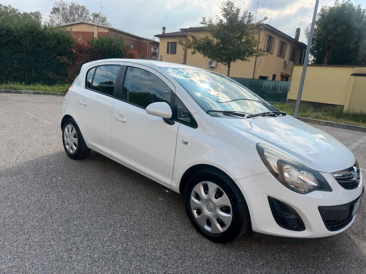 Opel Corsa 1.2 Gpl - NEOPATENTATI - 12 MESI DI GARANZIA -