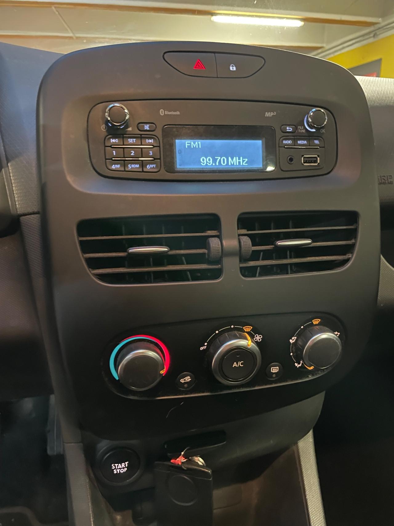 Renault Clio 1.2 Neopatentati Euro 5