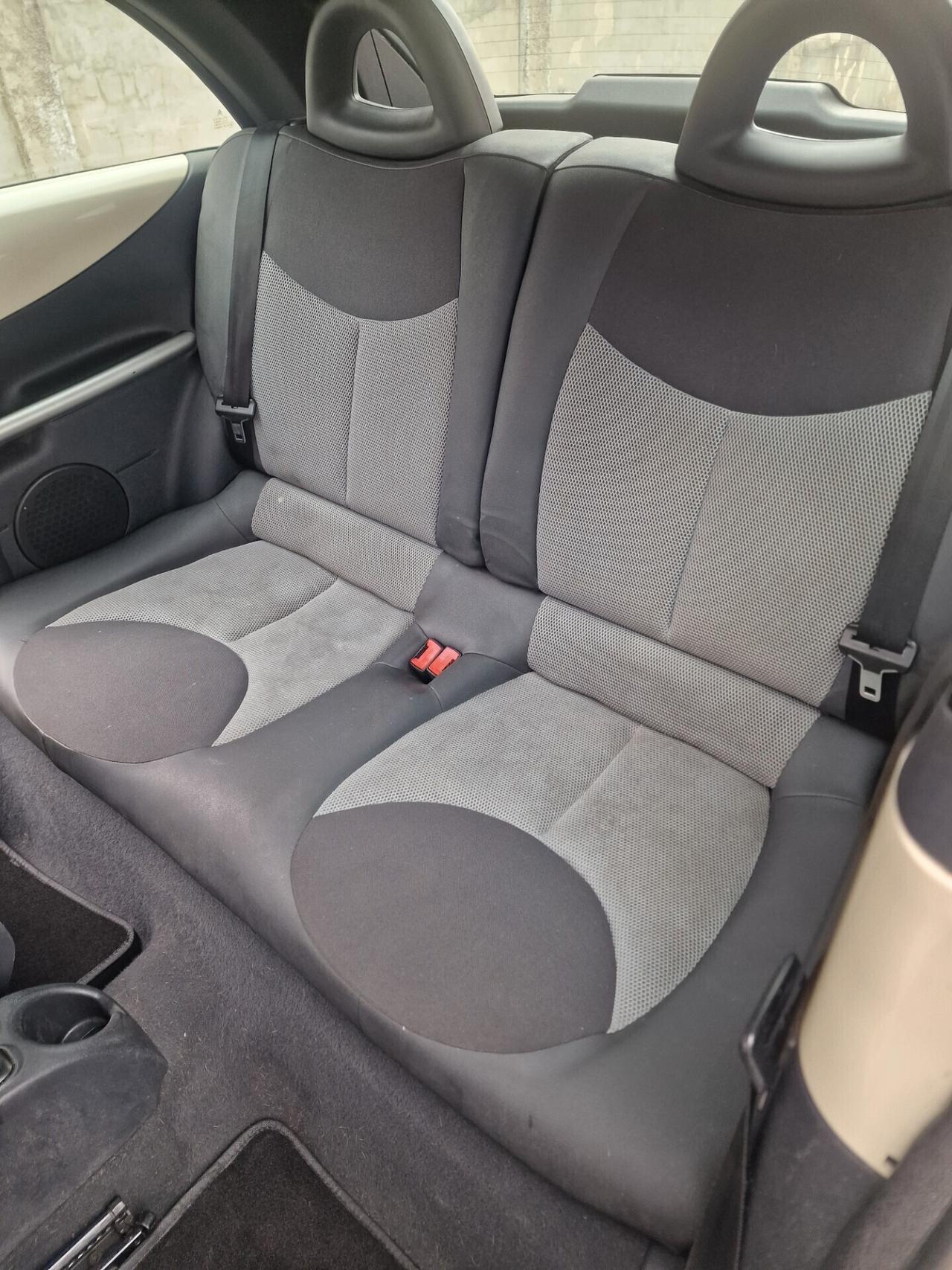 Citroen C3 Pluriel 1.4 HDi 70CV Classique