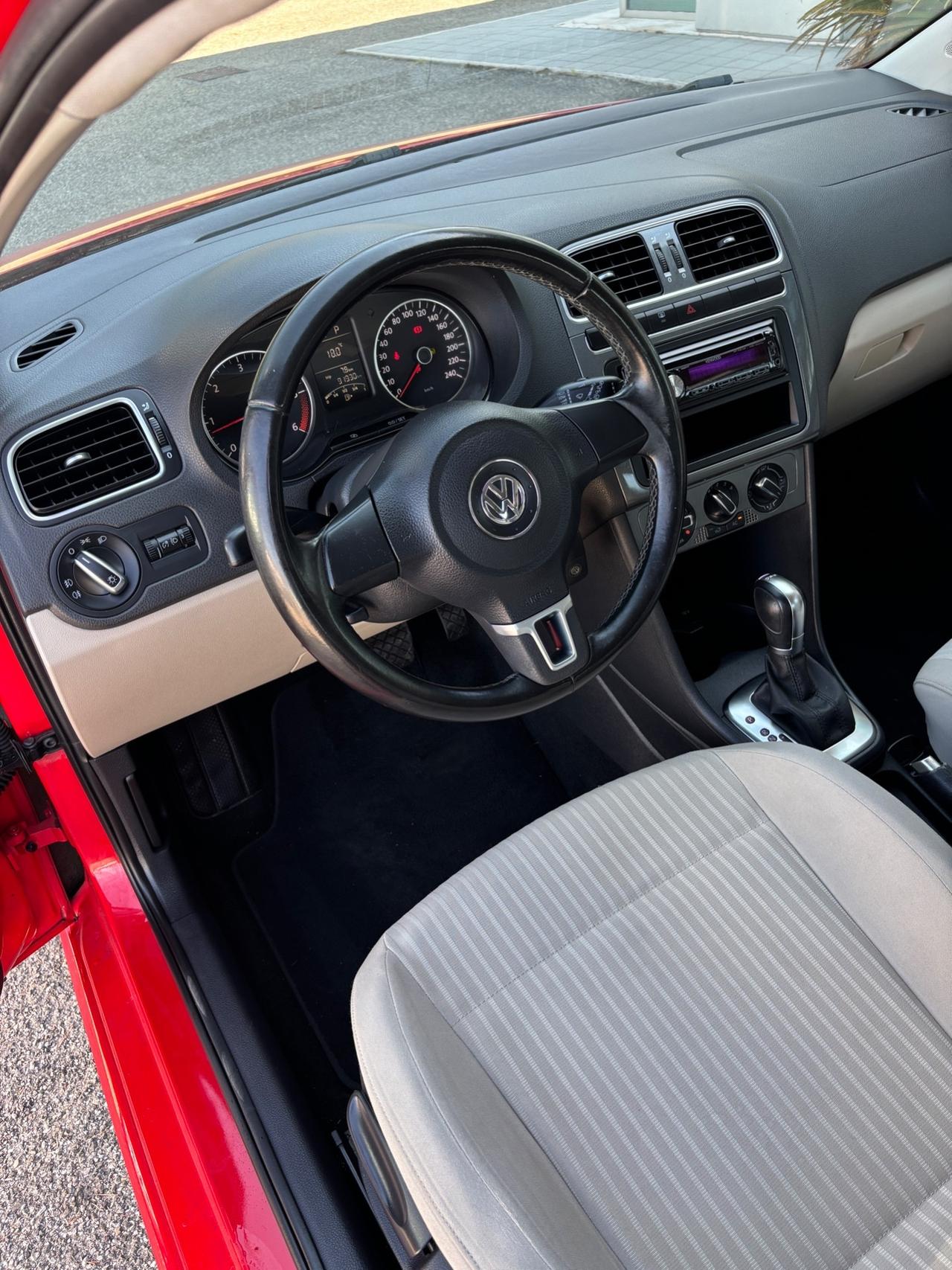 Volkswagen Polo 1.6 TDI 90CV DSG Highline - 2010