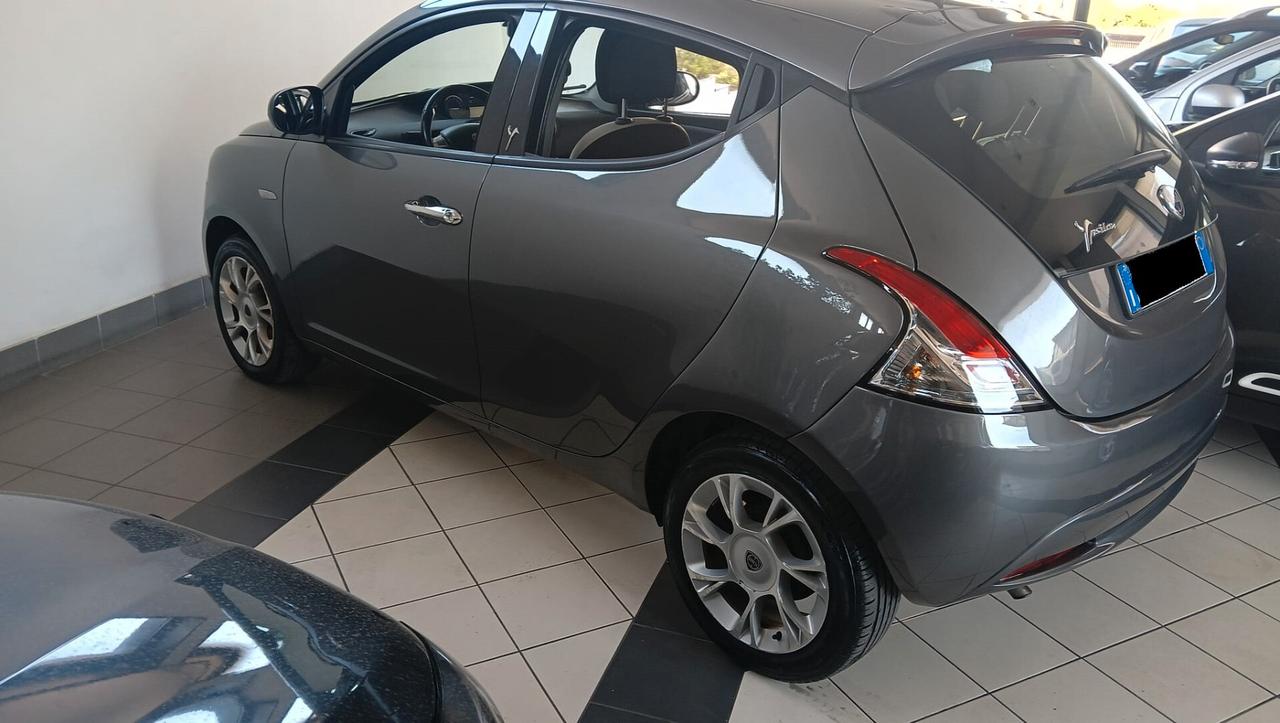 Lancia Ypsilon 85 CV 5 porte Gold CAMBIO AUTOMATICO