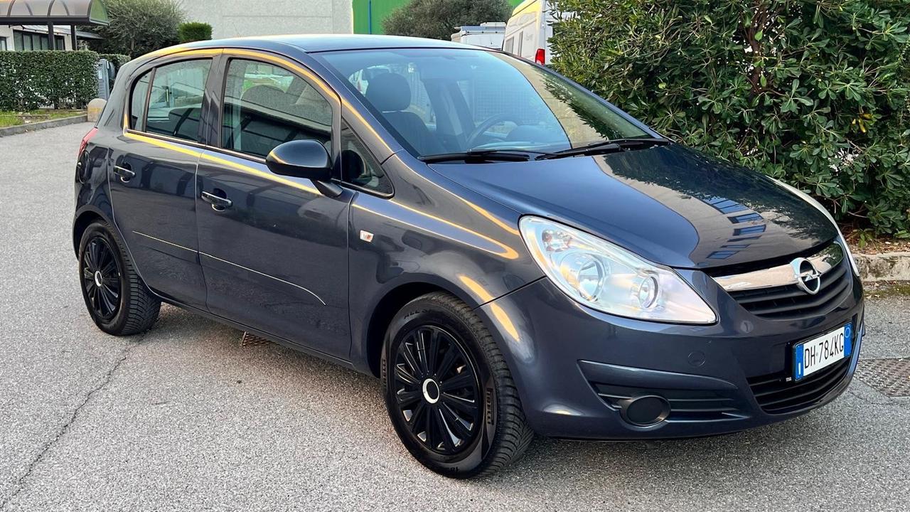 Opel Corsa 1.2 Benzina e GPL adatta a neo patentati