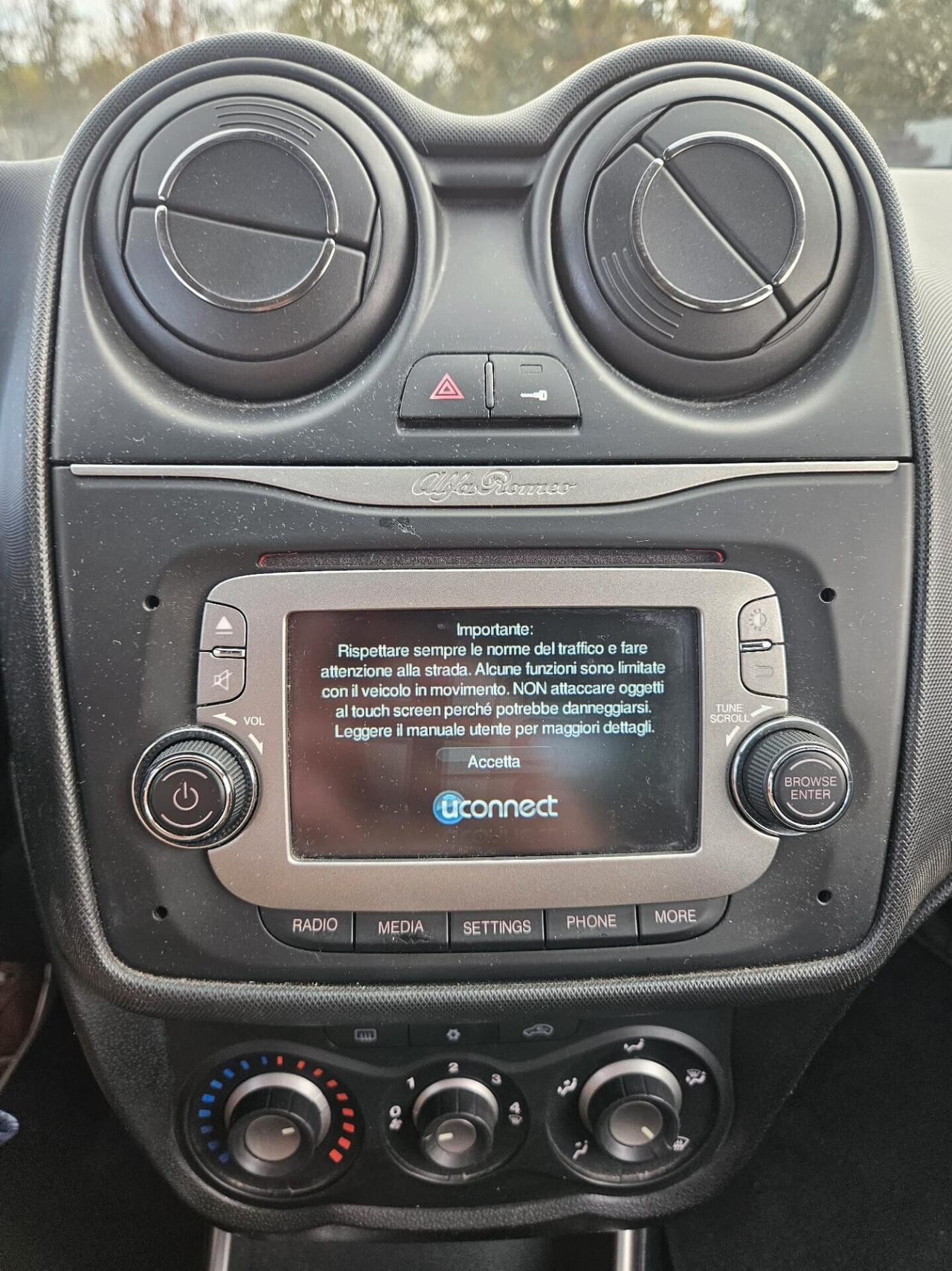 Alfa Romeo MiTo 1.3 JTDm 85 CV NEOPATENTATI
