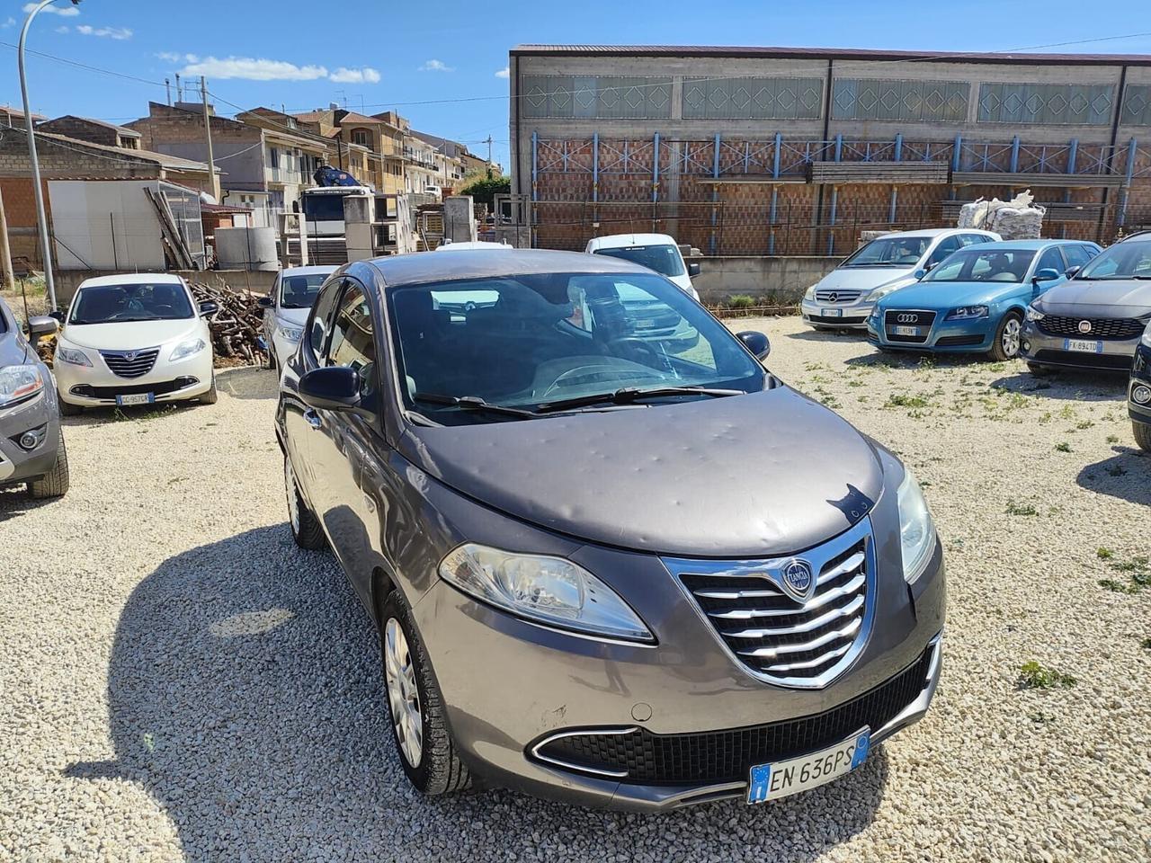 Lancia Ypsilon 1.2 69 CV 5 porte S&S Gold
