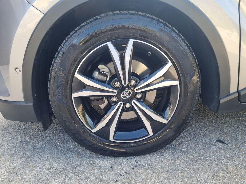 Toyota C-HR 1.8 Hybrid E-CVT Style