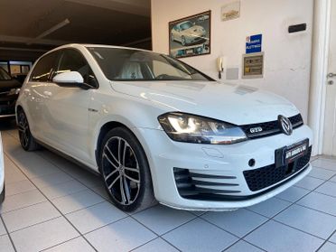 Volkswagen Golf 7 GTD 2.0 TDI 184CV