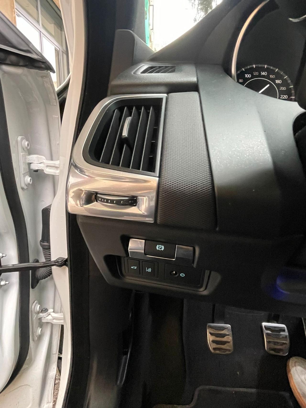 Jaguar E-Pace 2.0D 180 CV AWD R-Dynamic