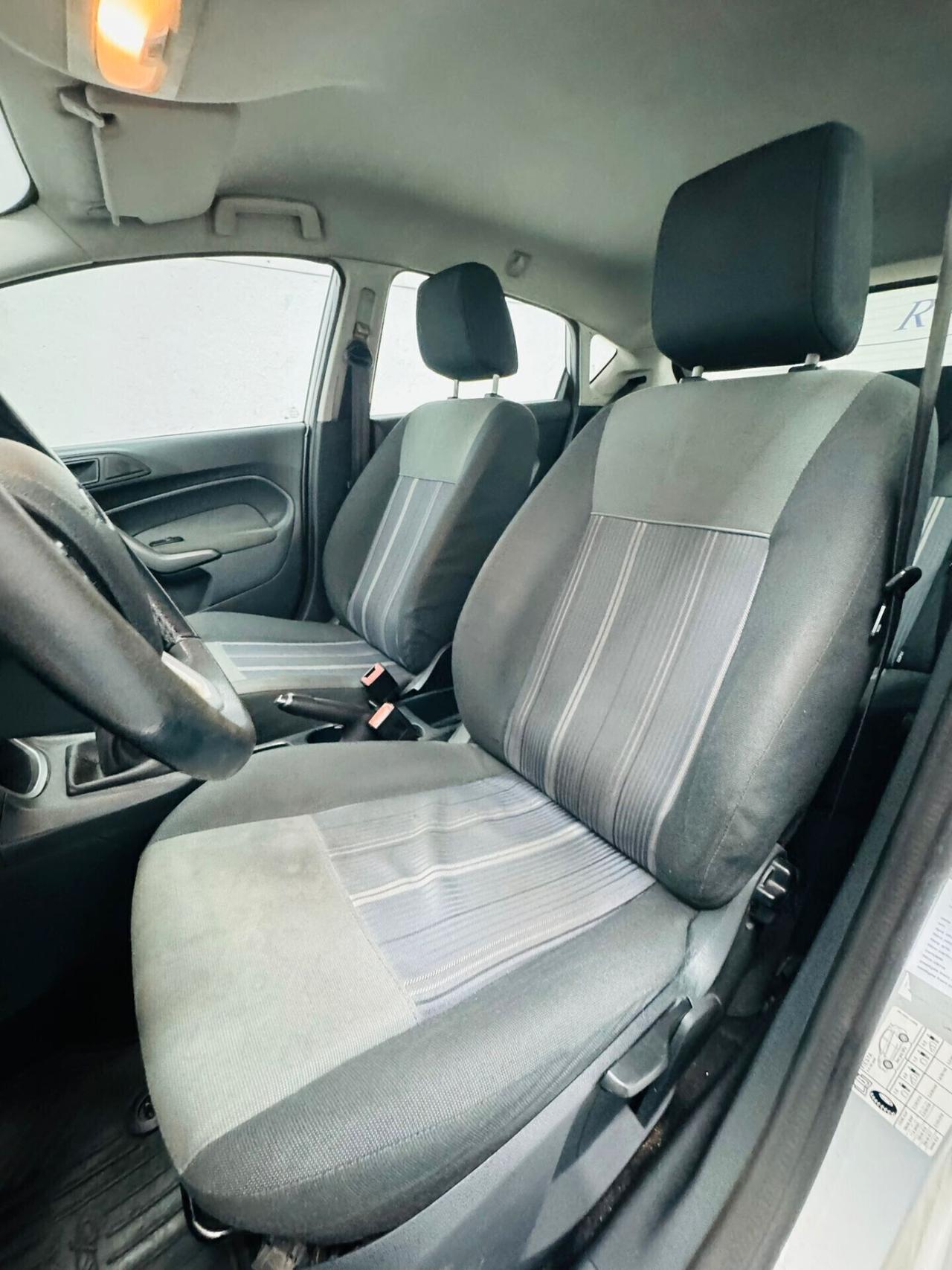 Ford Fiesta 1.4 TDCi 68CV 5 porte Titanium