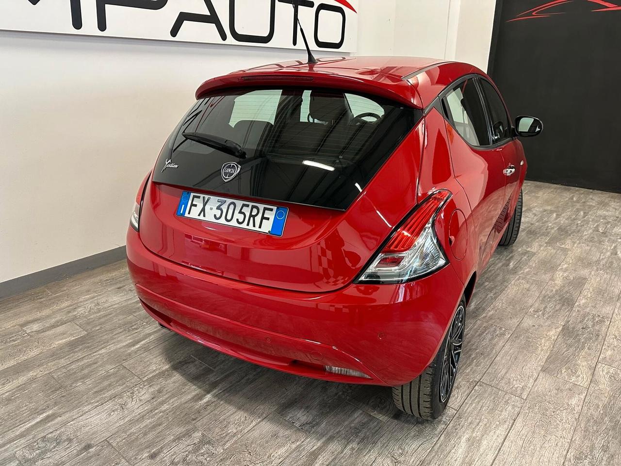 Lancia Ypsilon 1.2 69 CV 5 porte Gold