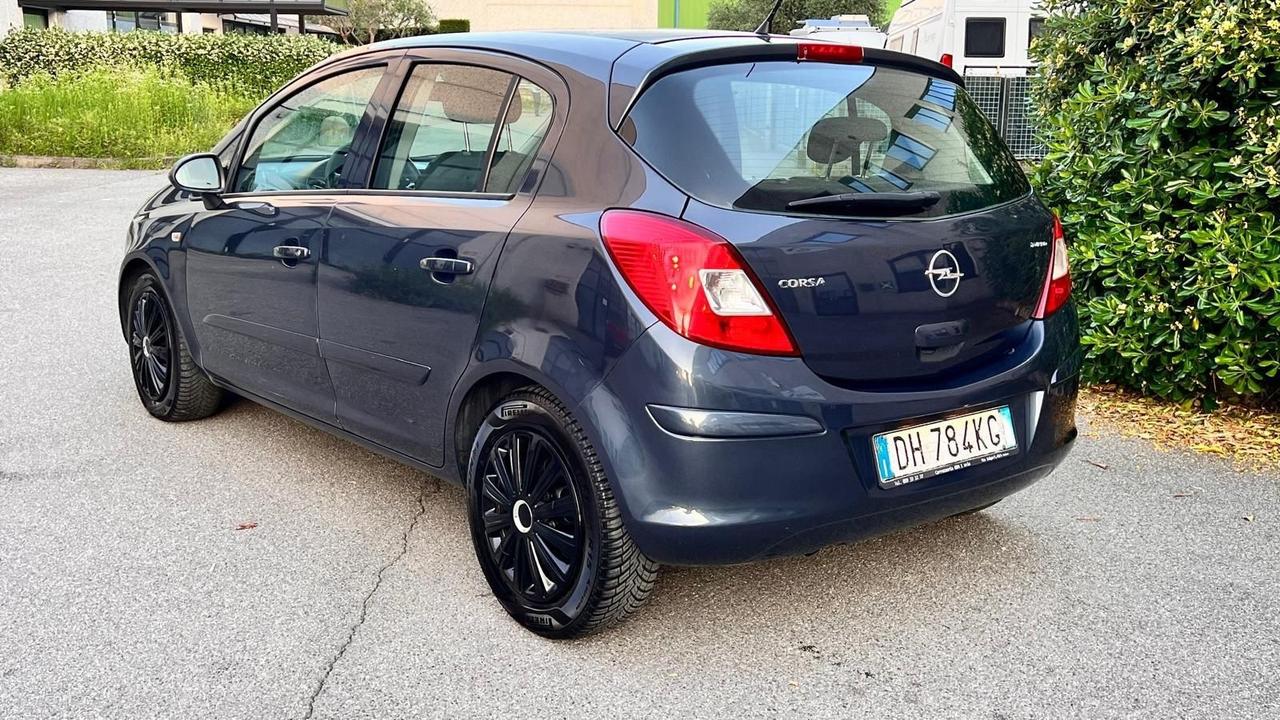 Opel Corsa 1.0 12V 5 porte Benzina e GPL