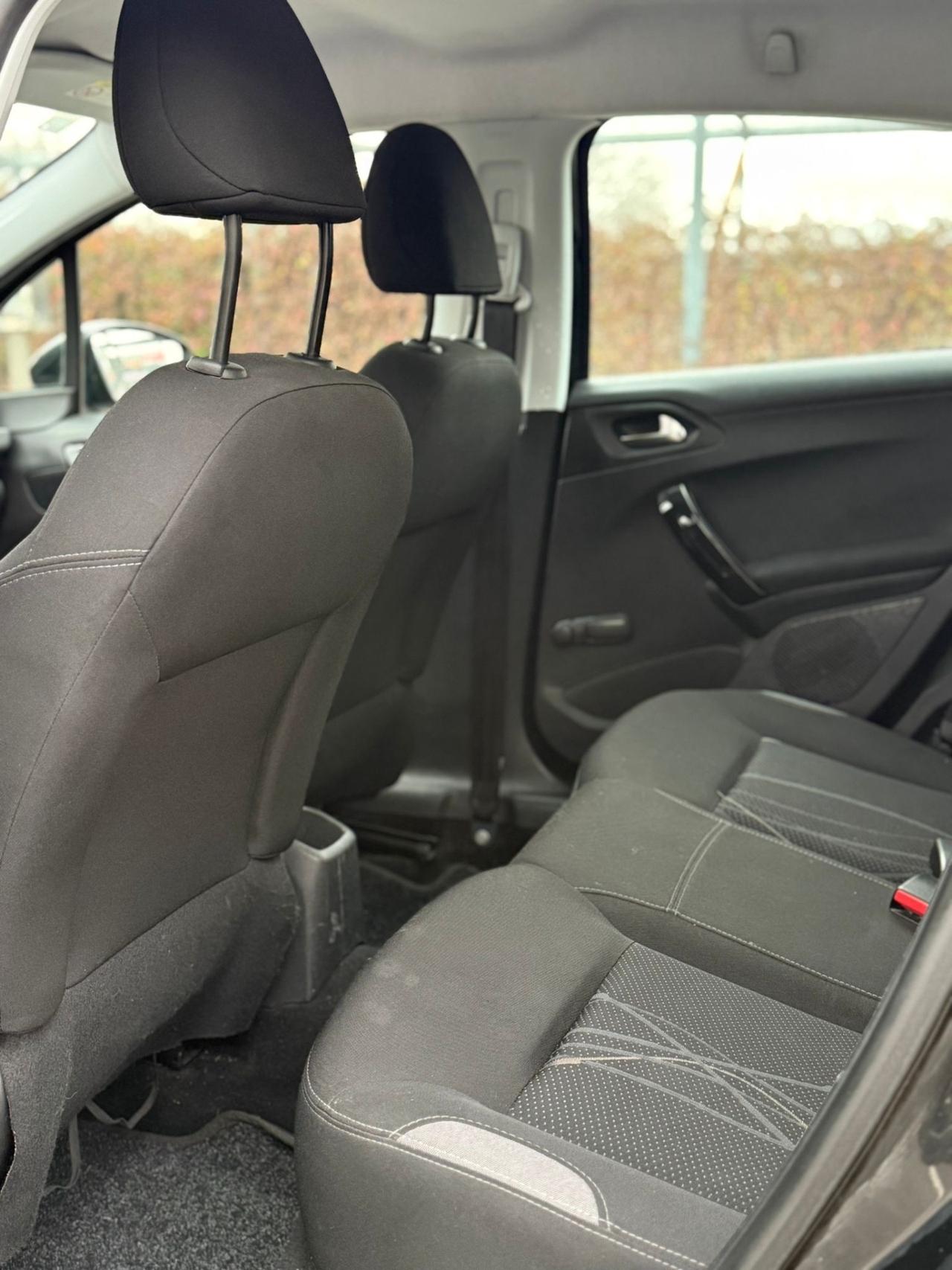 Peugeot 208 PureTech 82 5 porte Allure