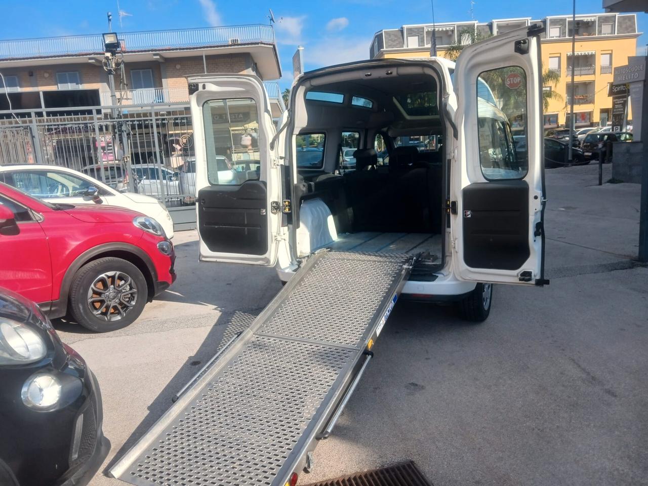 Fiat Doblò XL tetto alto trasporto disabili