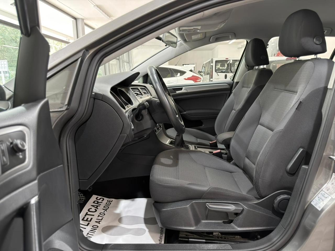 VW GOLF 1.6TDI 110cv COMFORTLINE 1HANDE