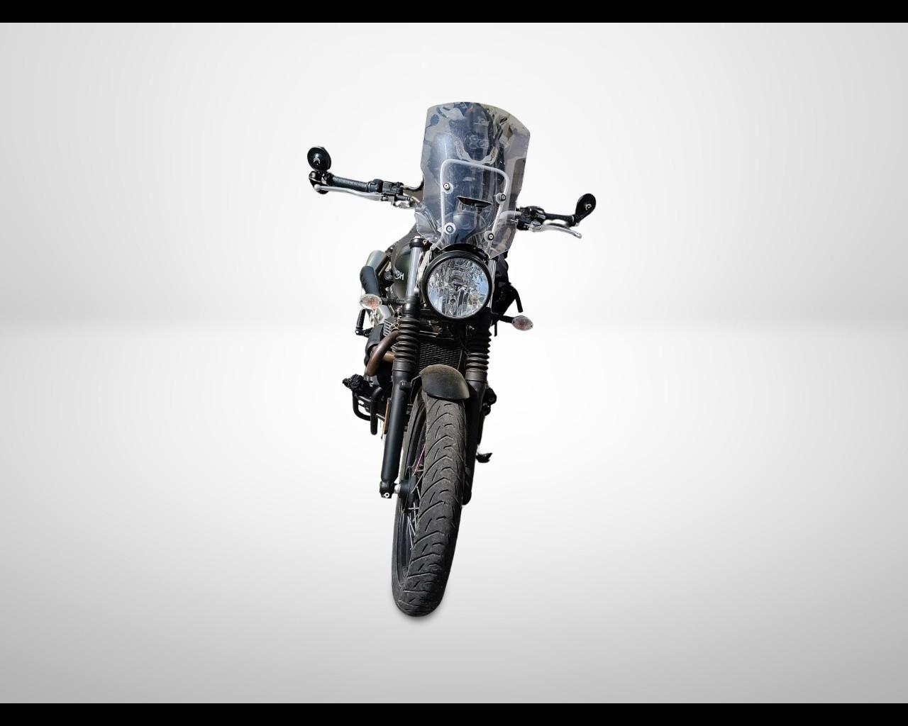 TRIUMPH Scrambler 900 - Chrome Edition