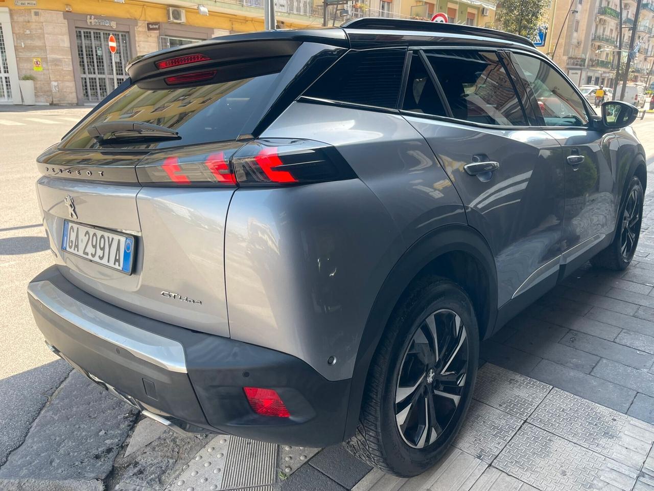 Peugeot 2008 GT LINE 1.2 Puretech Gancio traino omologato