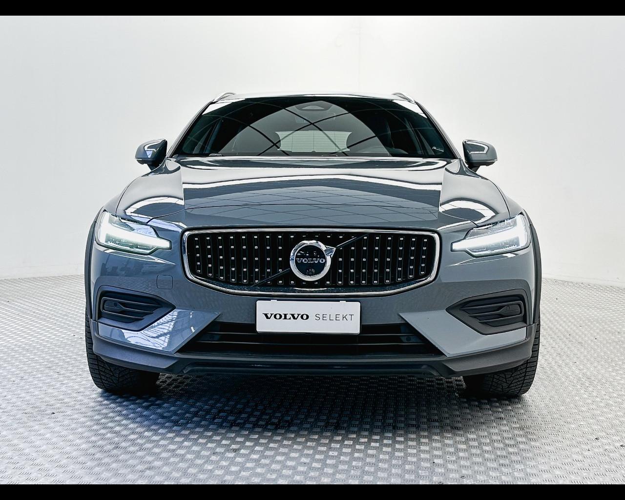 VOLVO V60 CC (2018-2024) - V60 Cross Country B4 (d) AWD automatico Plus