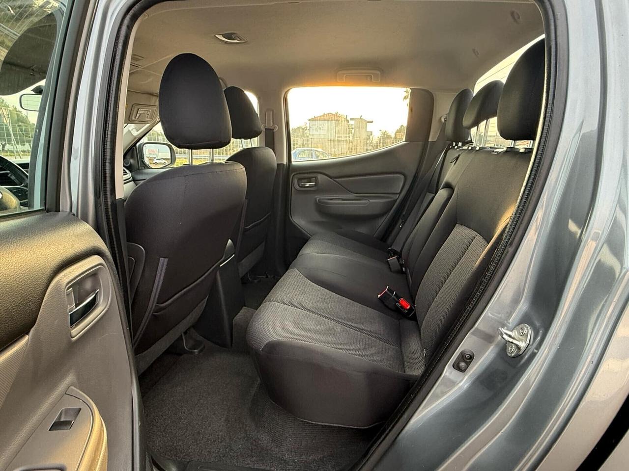 Mitsubishi L200 2.4 DI-D/154CV Club Cab Invite Plus