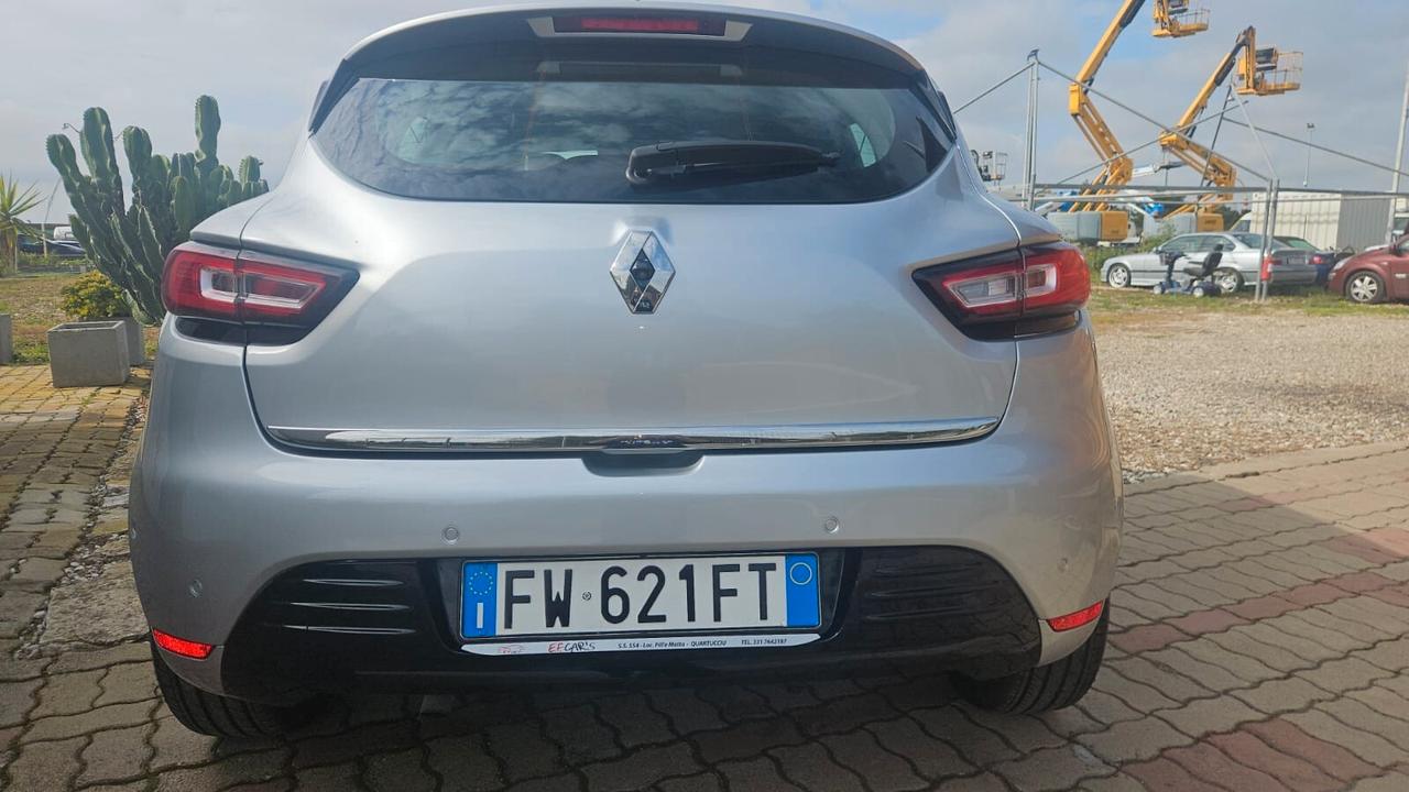 Renault Clio dCi 8V 75 CV 5 porte Moschino Life