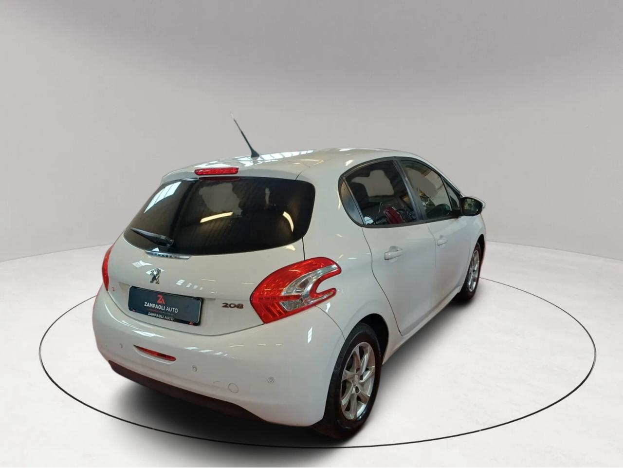 Peugeot 208 1.4 HDi 68 CV 5 porte Allure