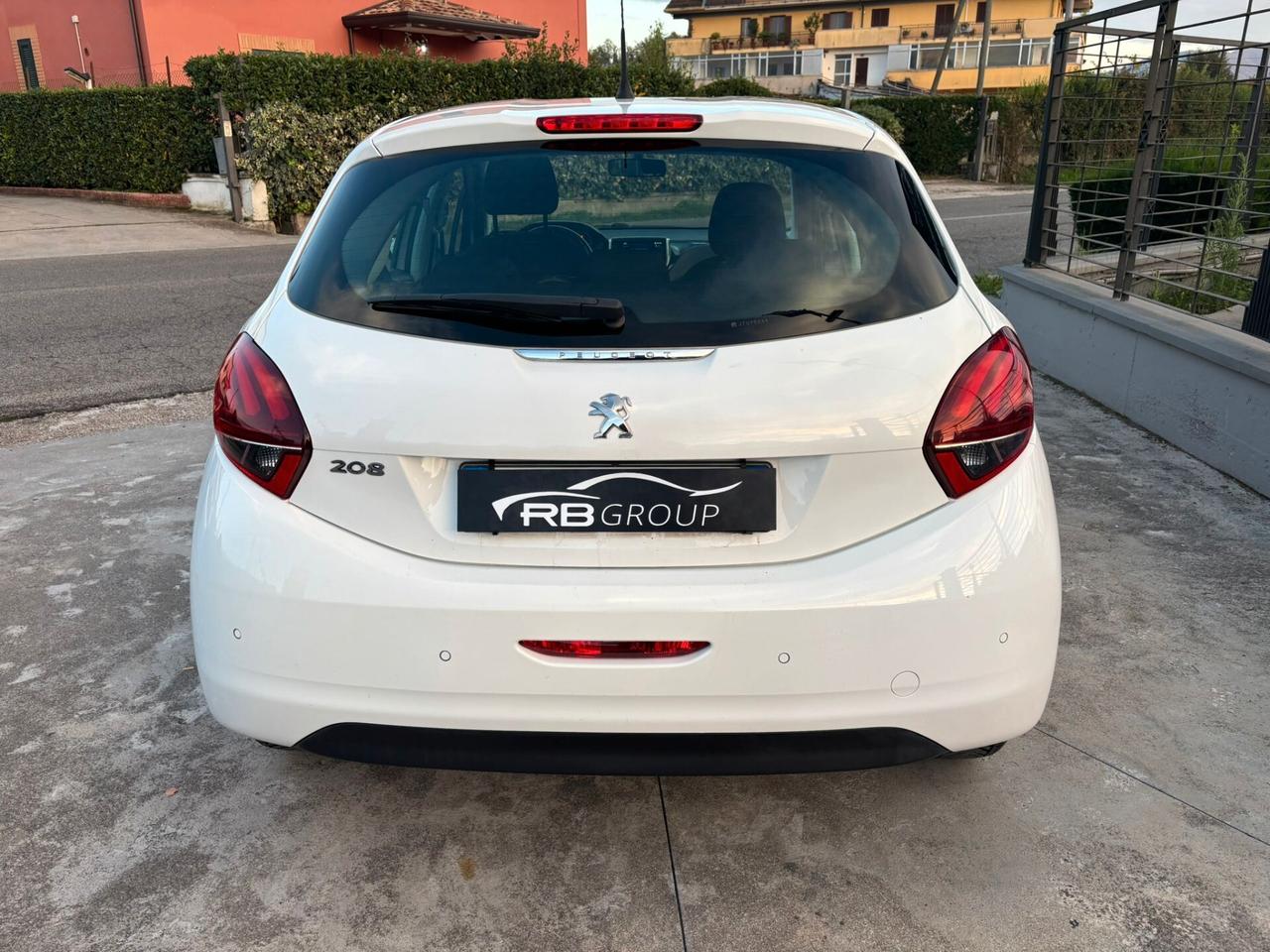 Peugeot 208 PureTech 82 5p. GPL Allure