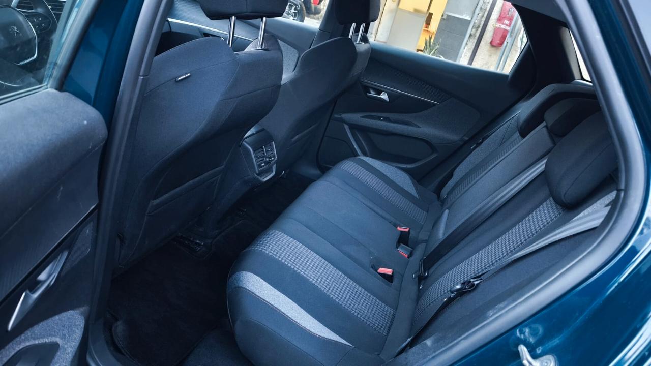 Peugeot 3008 BlueHDi 130 S&S Active Pack