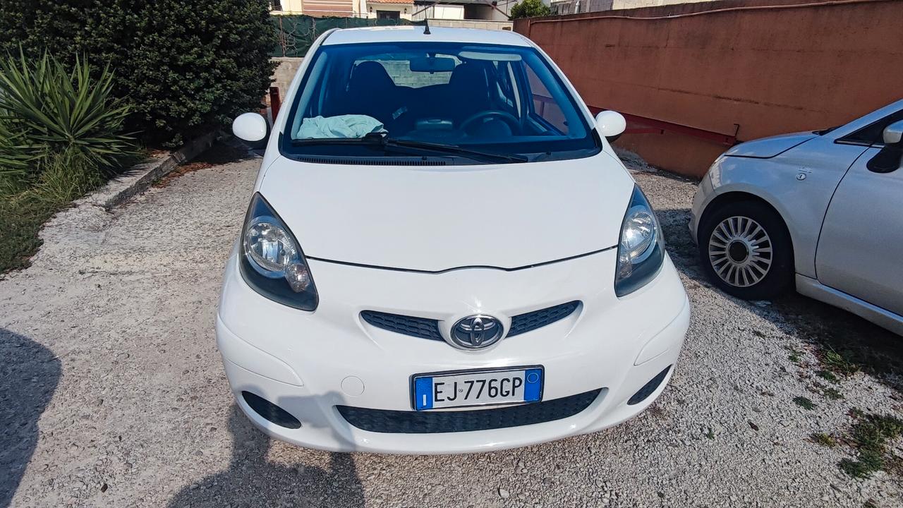 Toyota Aygo 1.0 12V VVT-i 5 porte Now Connect