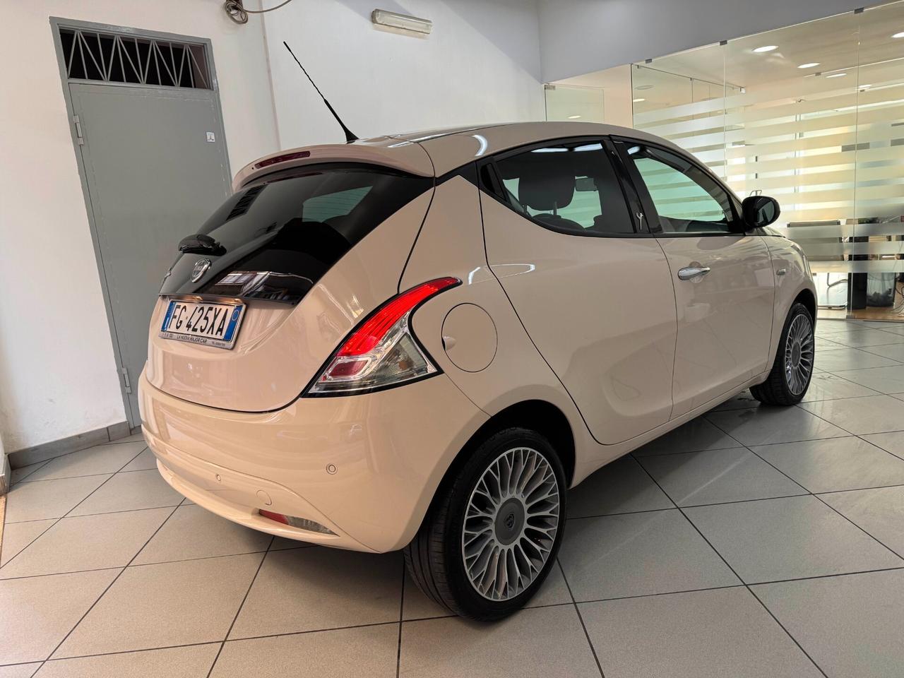 Lancia Ypsilon 1.3 MJT 16V 95 CV 5 porte Gold 2017
