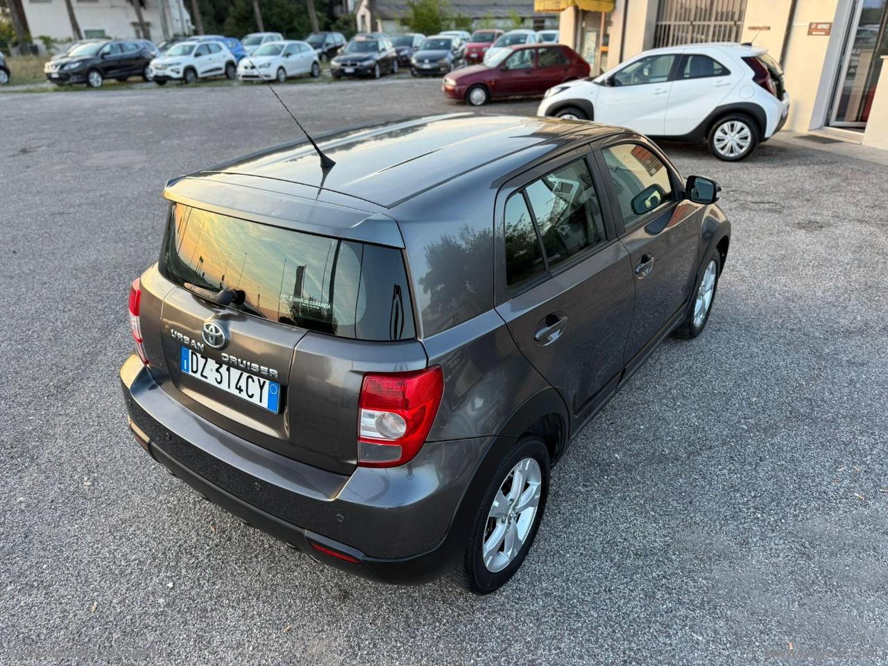 TOYOTA Urban Cruiser 1.4 D-4D AWD Luxury